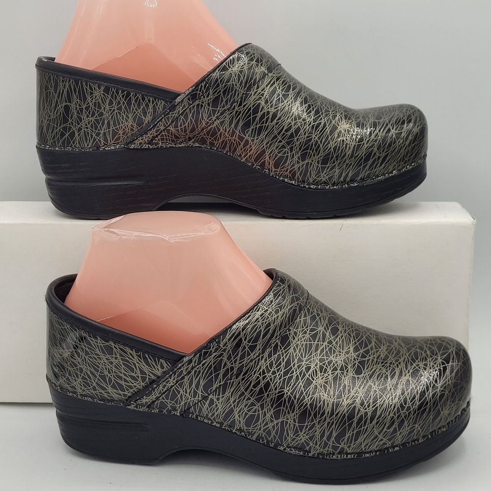 Dansko black With Gold swirl Size 37 US Size 6.5 / 7